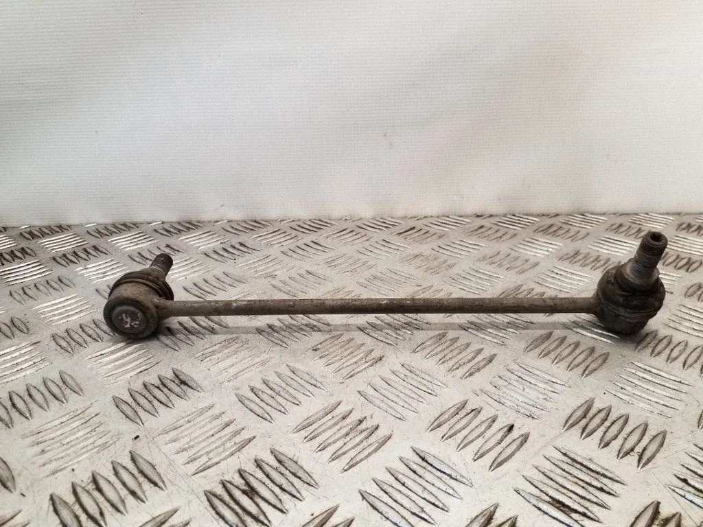 Front anti-roll bar/stabilizer link – right