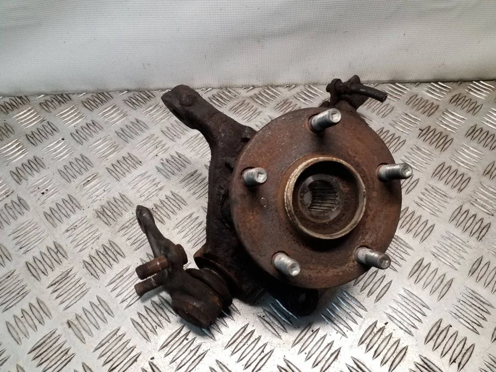 Front wheel hub – right