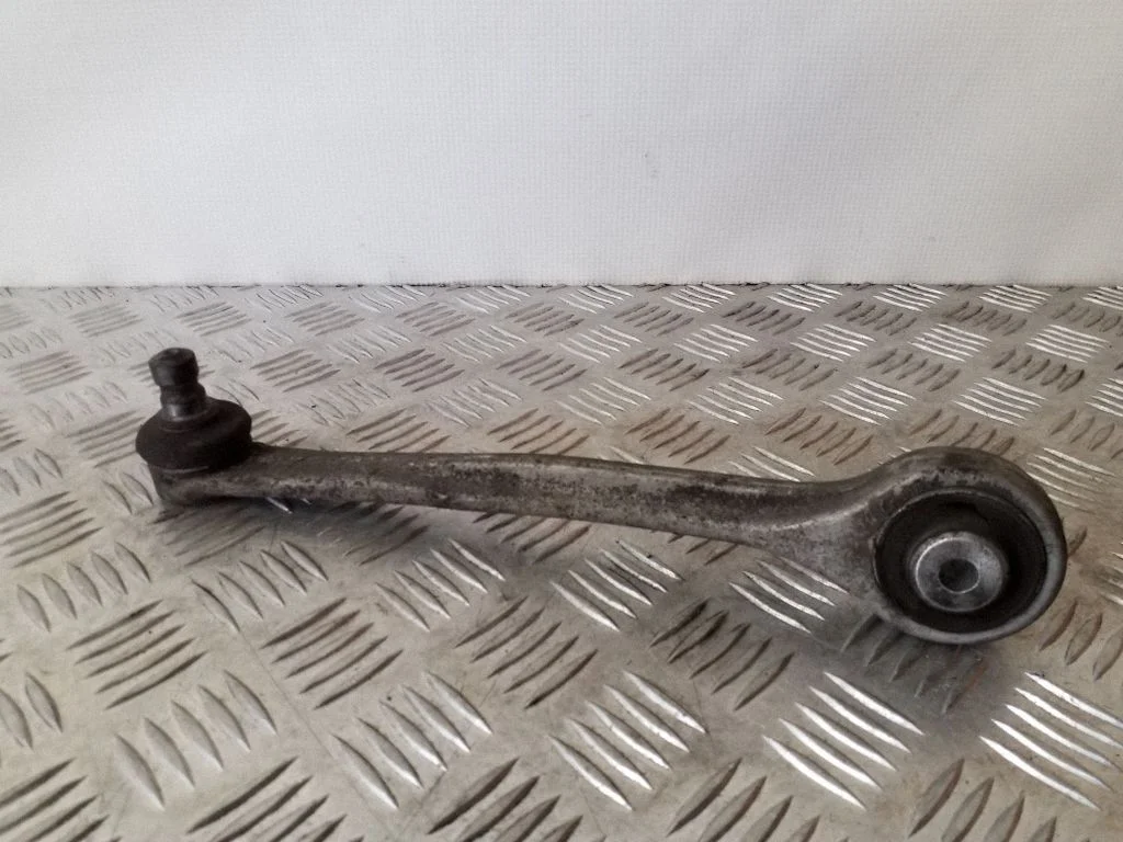 Front control arm – right