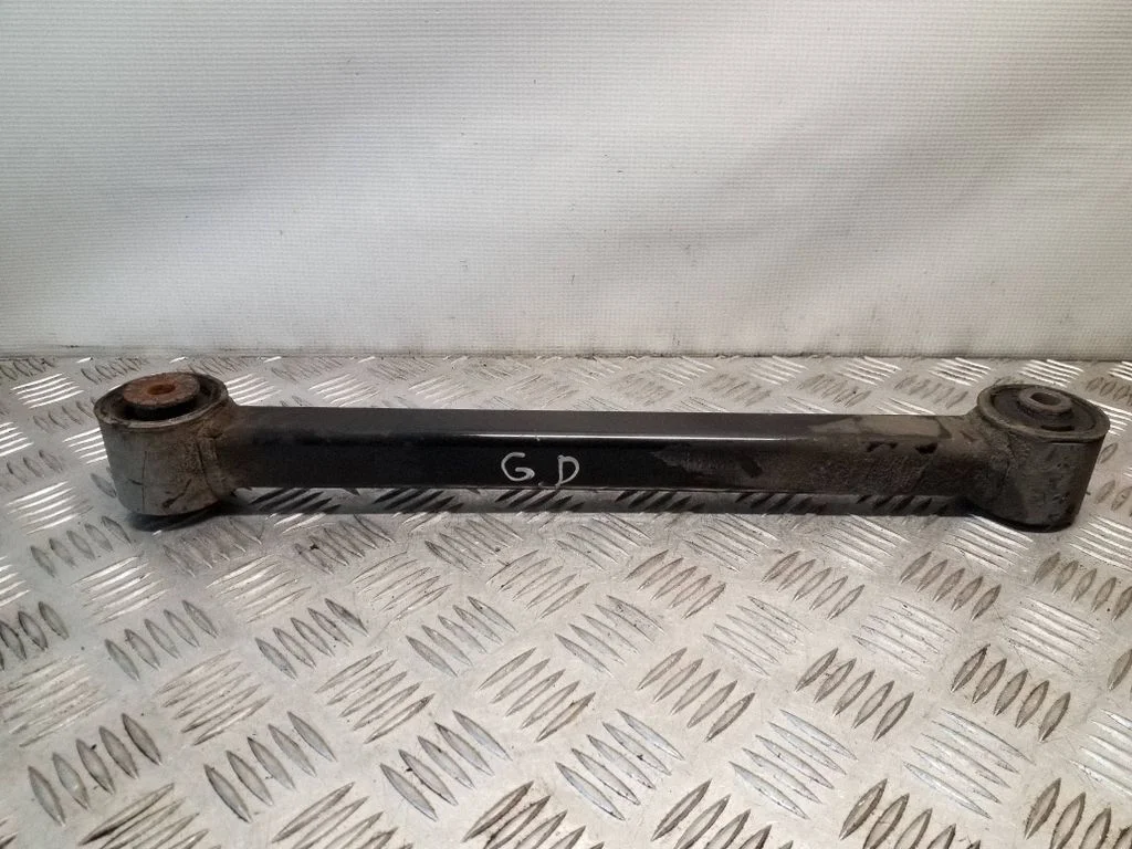 Rear control arm – right