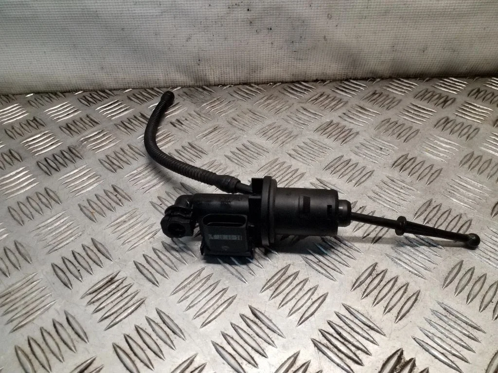 Siduri töösilinder 3C0721388J
