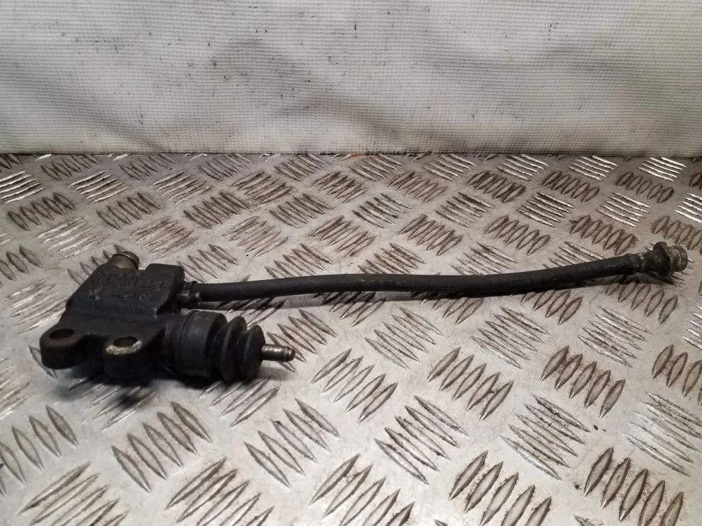 Clutch slave cylinder