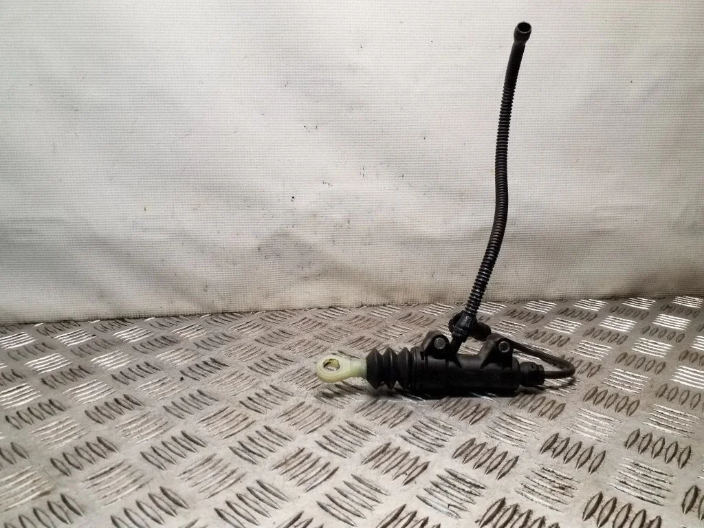 Clutch slave cylinder 5774078