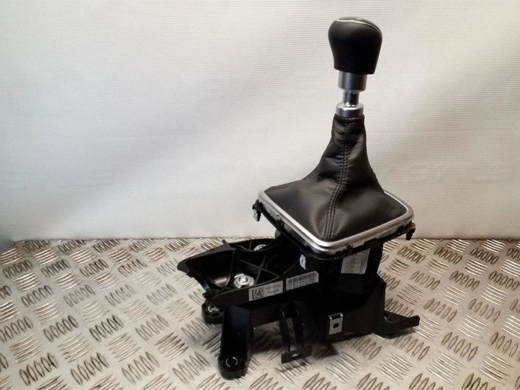 Gear selector mechanism DG9R7C453MKC
