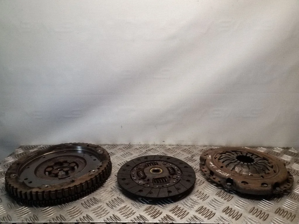 Clutch set kit – Nissan Note (E11) (2006-2014)