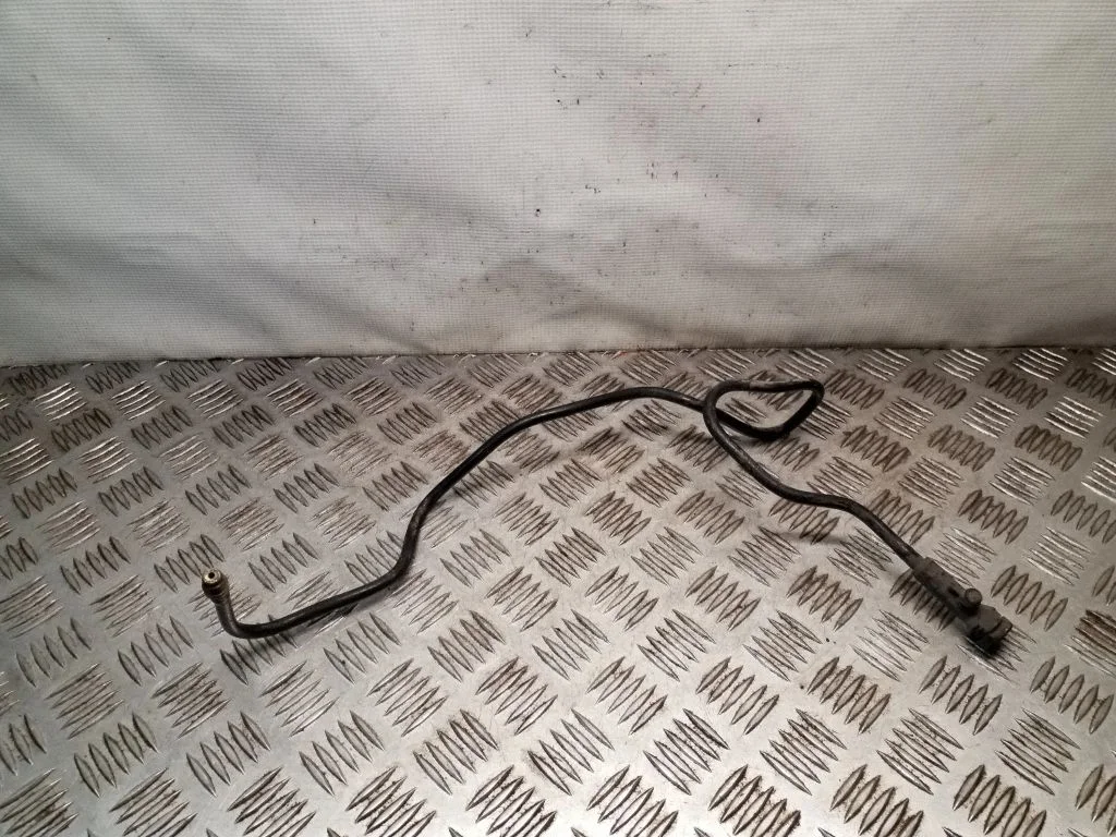 Clutch pipe/line