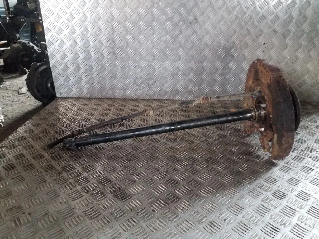 Rear driveshaft – left