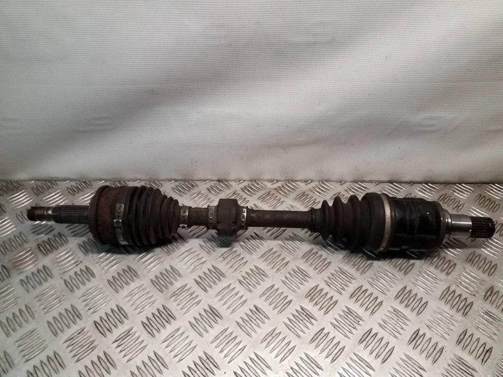 Front driveshaft – left