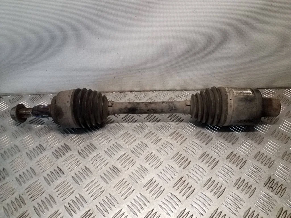 Front driveshaft P52104590AA
