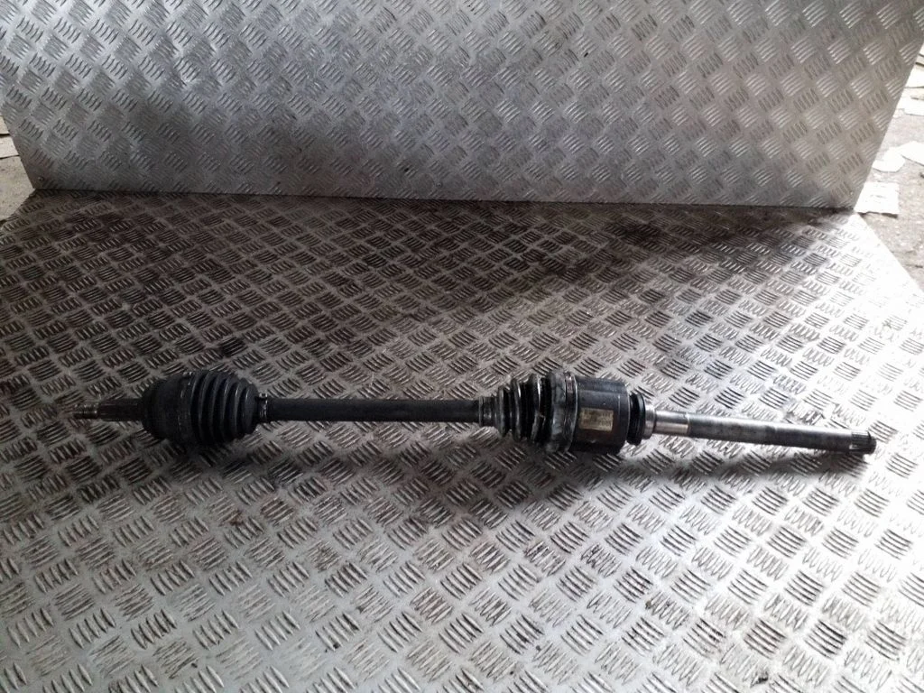Priekšējā pusass 05085250AE