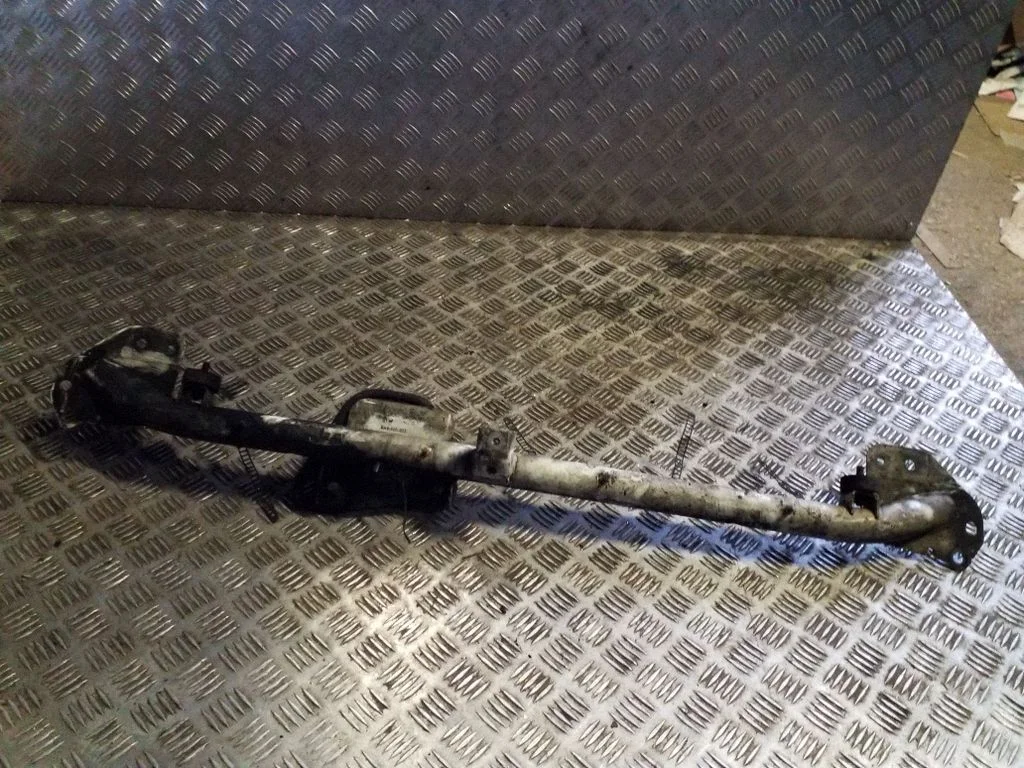 Front bumper cross member 8A0805651