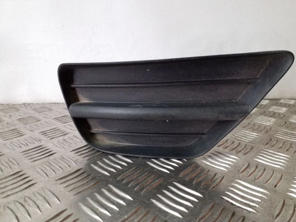 Apakšējās restes (trīs daļu) 2M5119952A