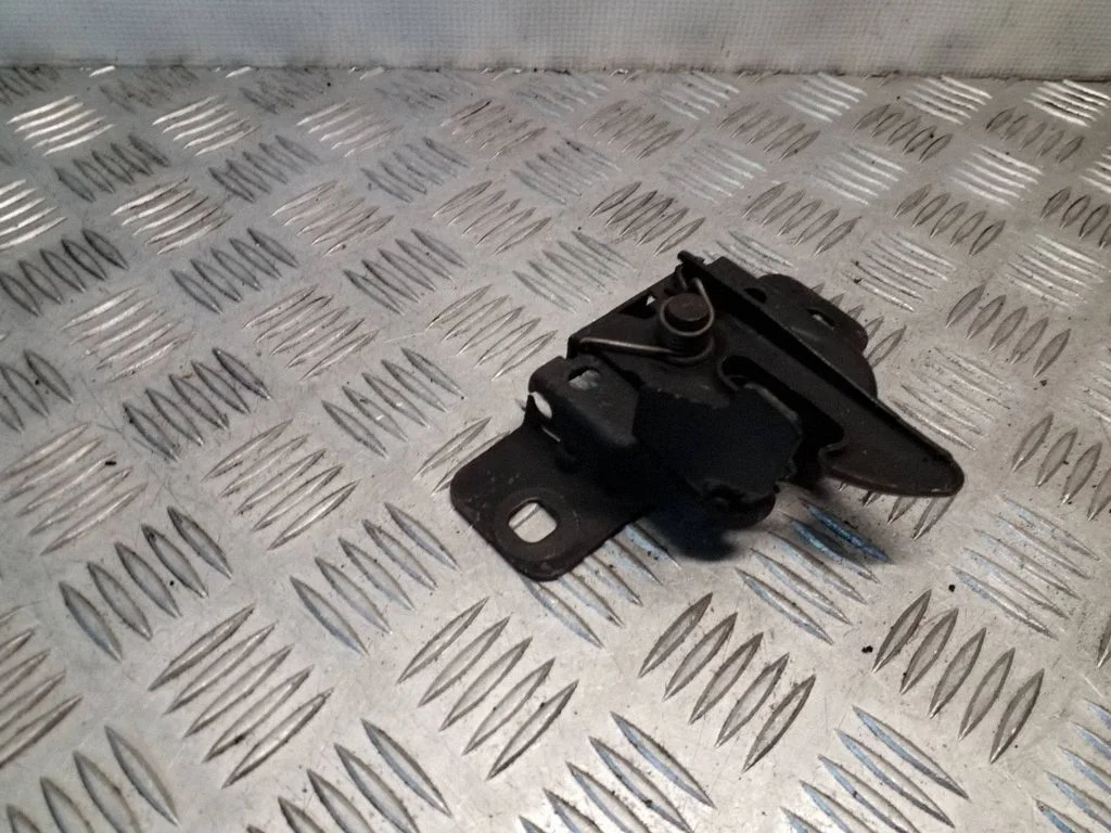 Engine bonnet/hood lock/catch