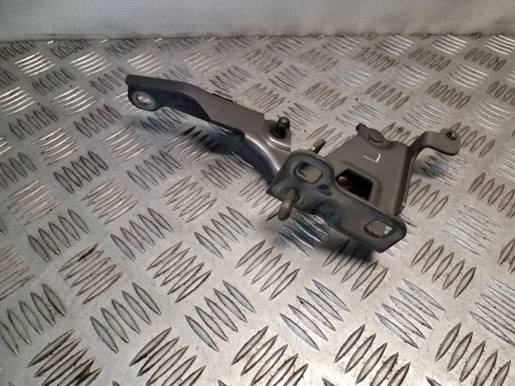 Engine bonnet/hood hinges – Renault Trafic III (X82) (2014-)