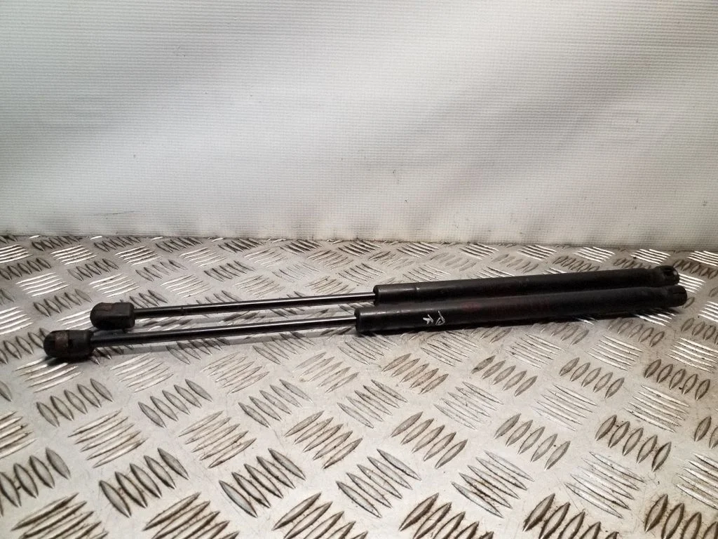 Front bonnet/hood damper/strut – KIA Sorento (2010-2014)