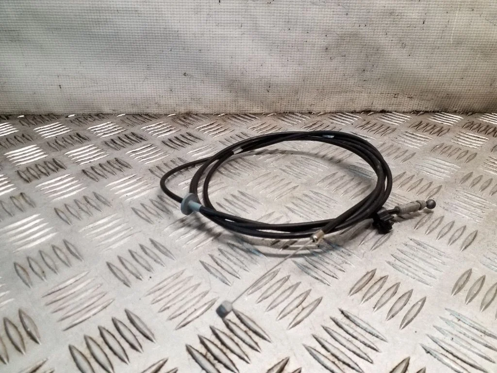 Engine bonnet/hood lock release cable
