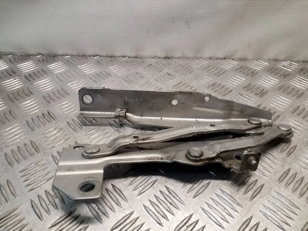 Mootorikapoti hinged – parem