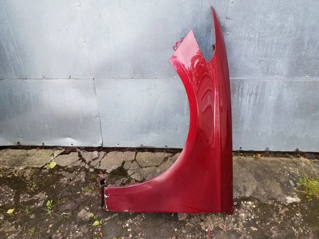 Fender – left