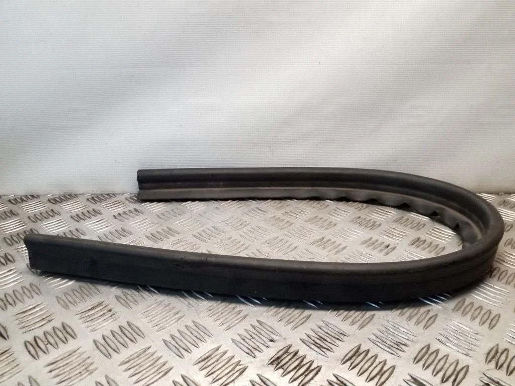Engine compartment rubber 8T0823723B