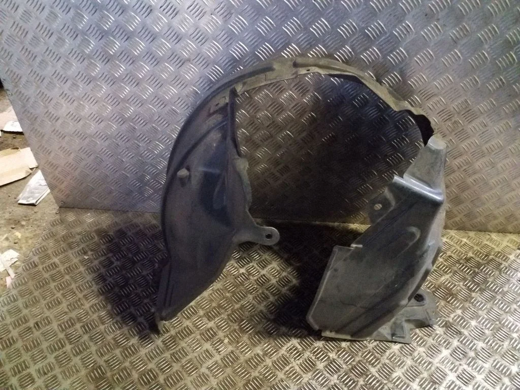 Nadkole przednie 63843BA60A