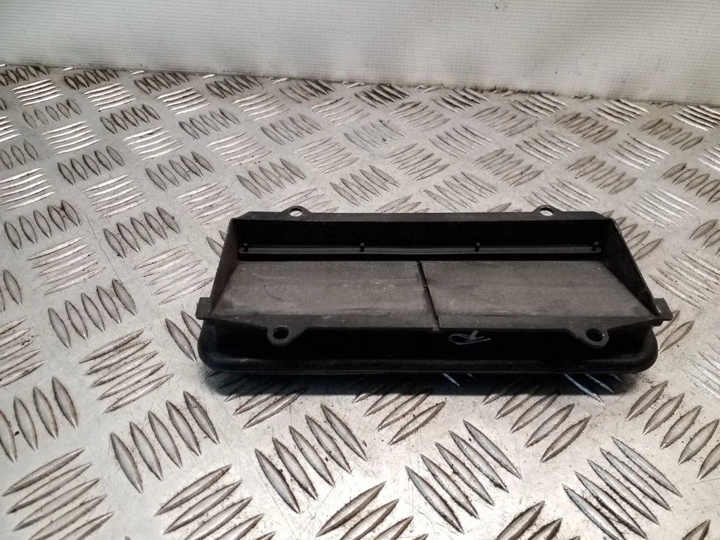 Ventilācijas režģis – Nissan Juke I F15 (2010-2018)