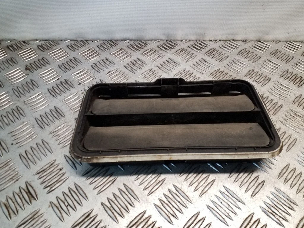 Ventilācijas režģis – KIA Sorento (2010-2014)