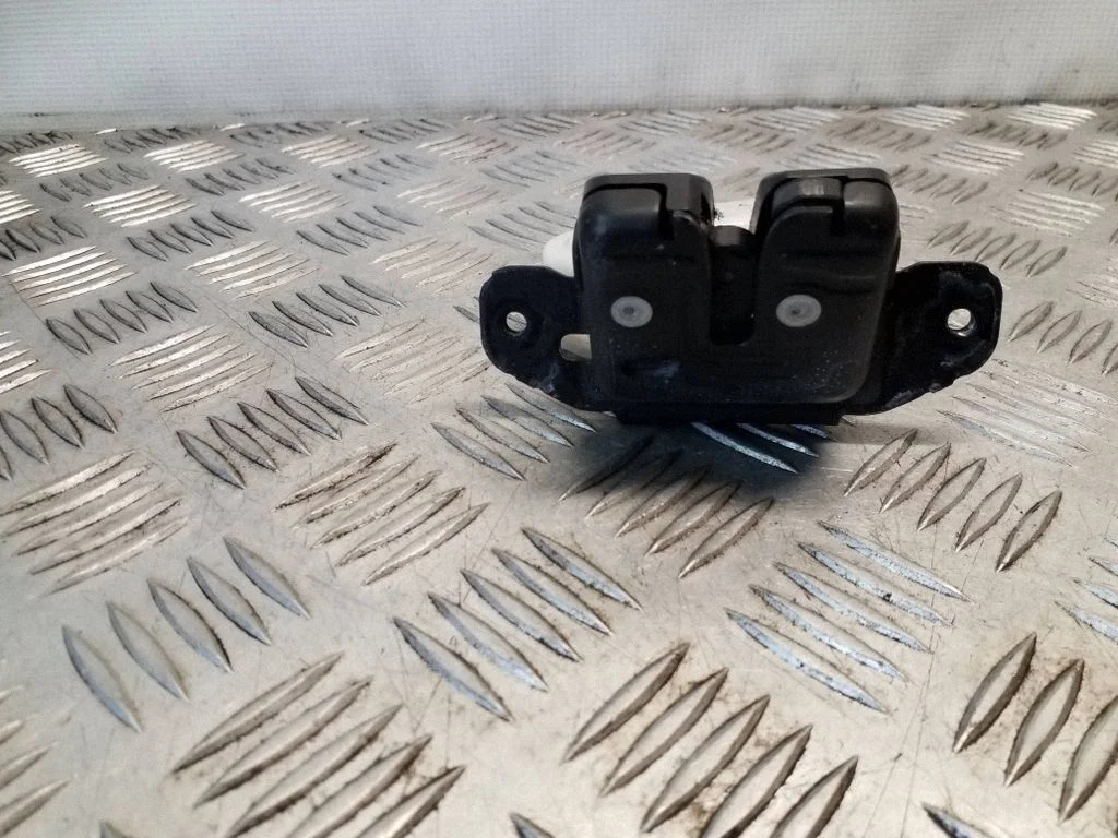 Tailgate/trunk/boot lock/catch/latch