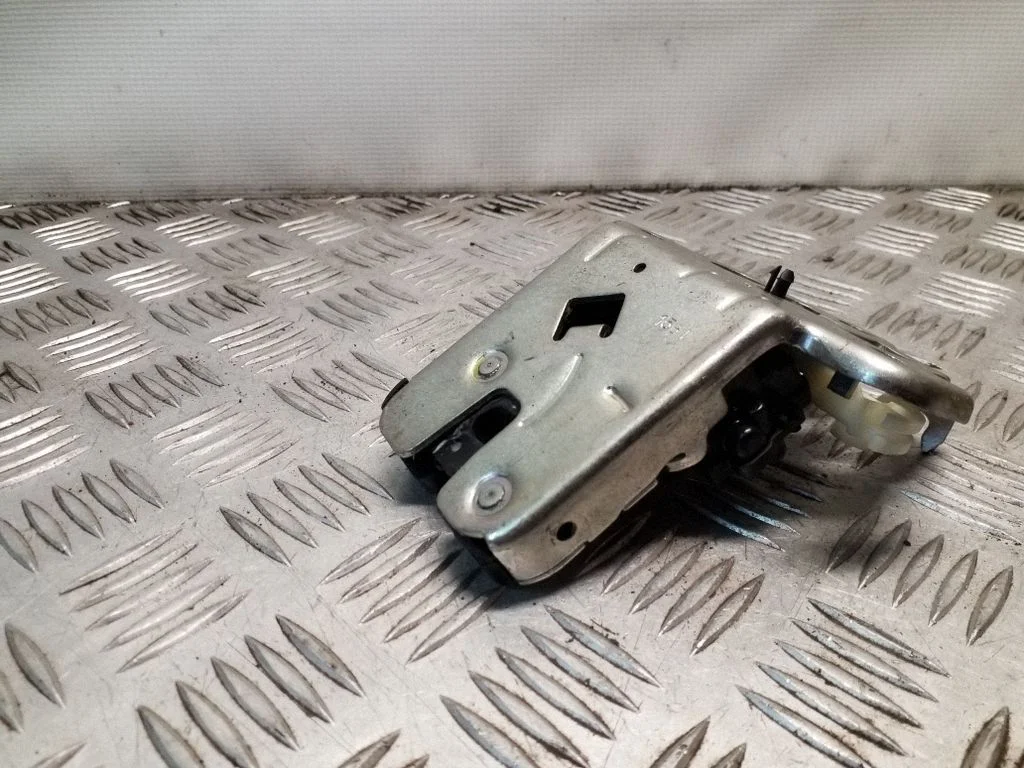 Tailgate/trunk/boot lock/catch/latch 8K9827505A
