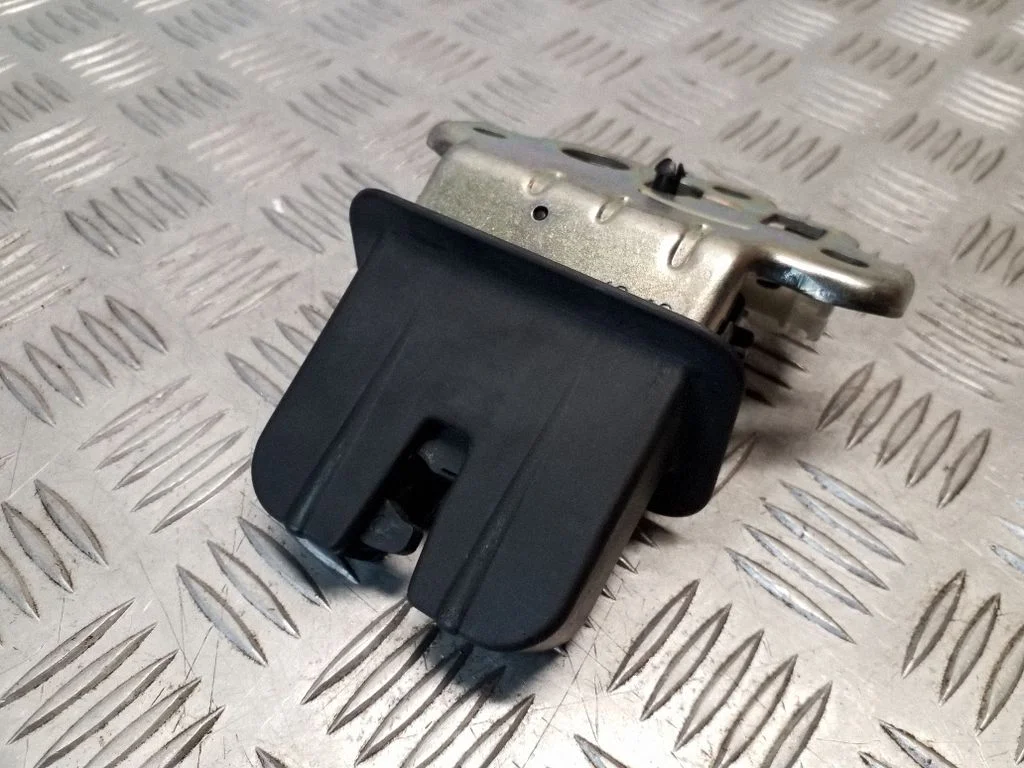 Tailgate/trunk/boot lock/catch/latch 8R0827505