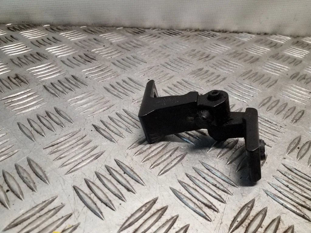 Front door upper hinge 8K0831401E