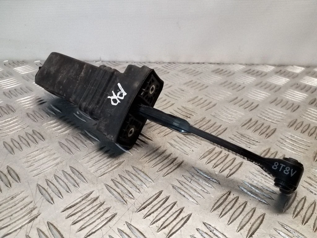 Front door check strap stopper 8T8837249C