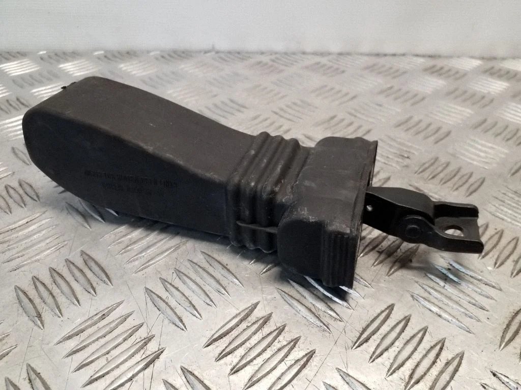 Front door check strap stopper 8T8837249C