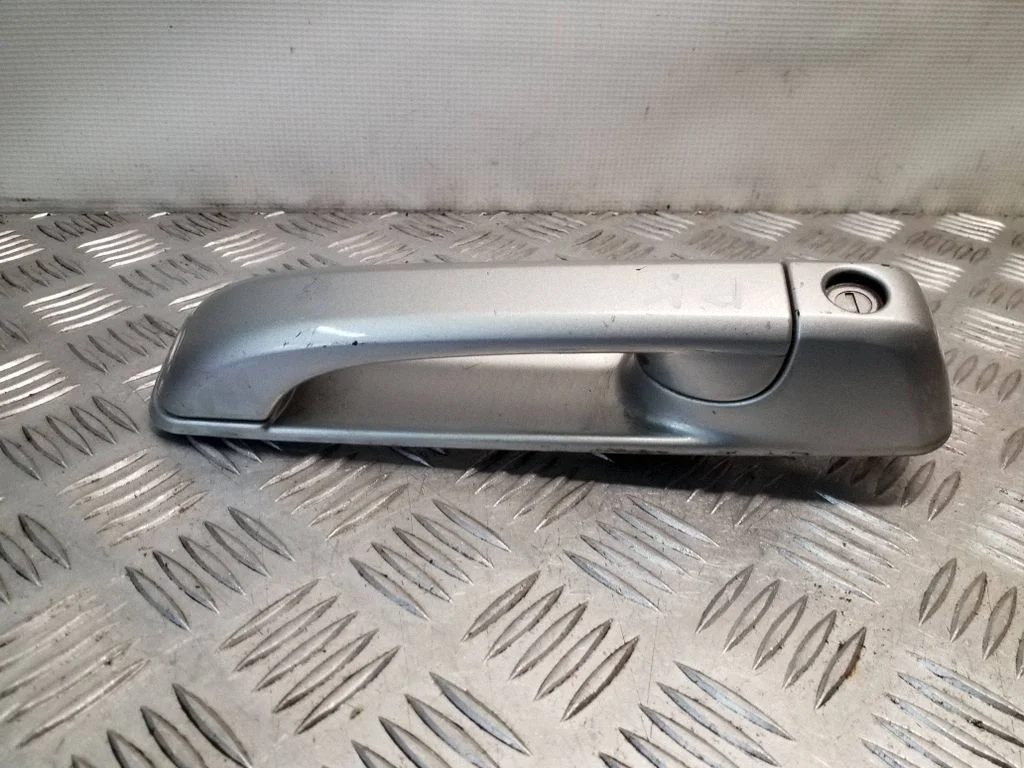 Esiukse välimine käepide 5HW79WS2AI