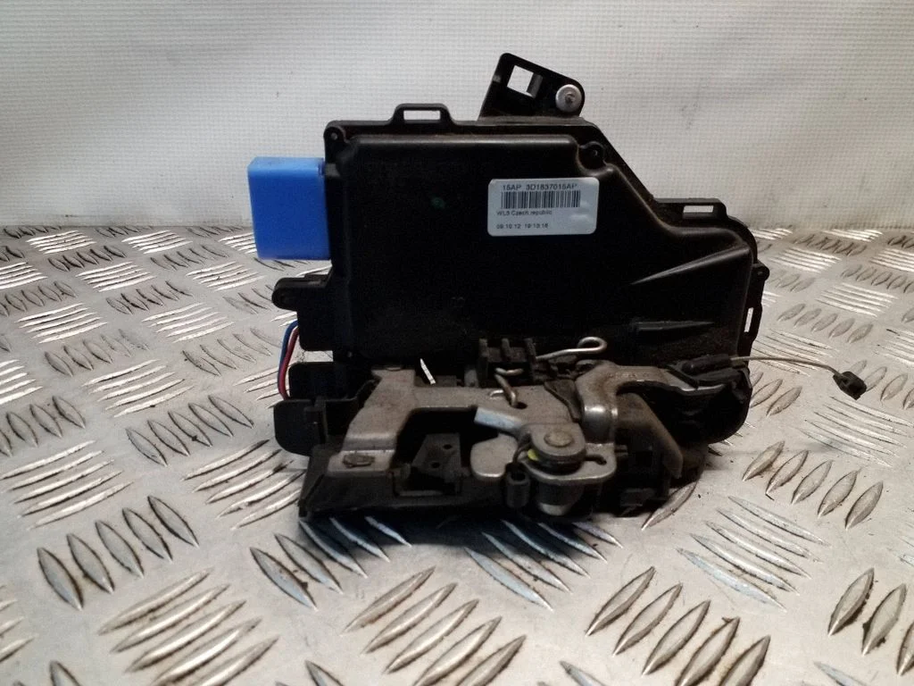 Front door lock – Volkswagen Touran II (2010-2016)