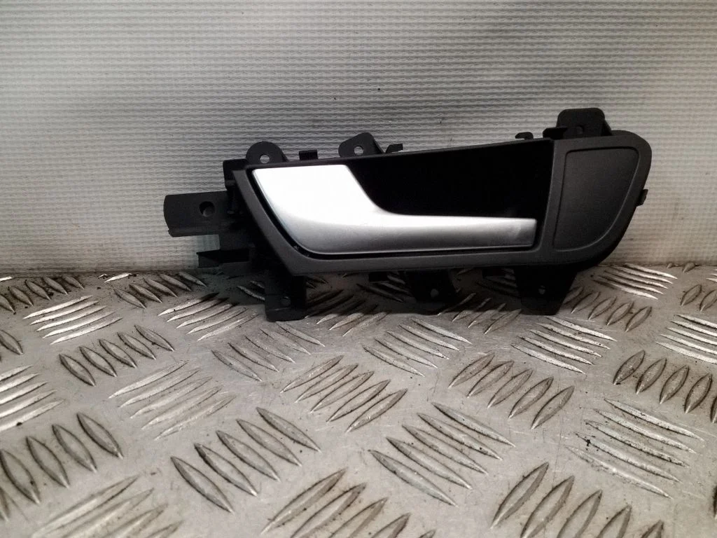 Front door interior handle – Audi A5 Sportback 8TA (2009-2016)