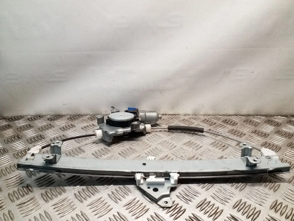 Front door window regulator with motor – Nissan Juke I F15 (2010-2018)