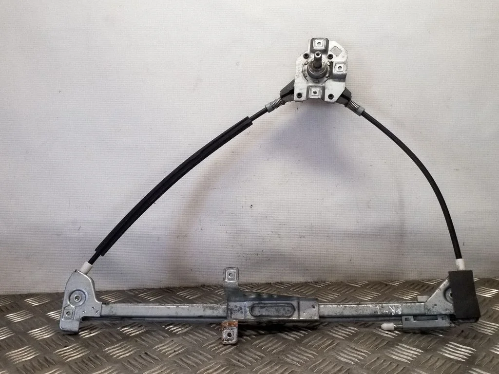 Mechaninis priekinio lango pakėlimo mechanizmas