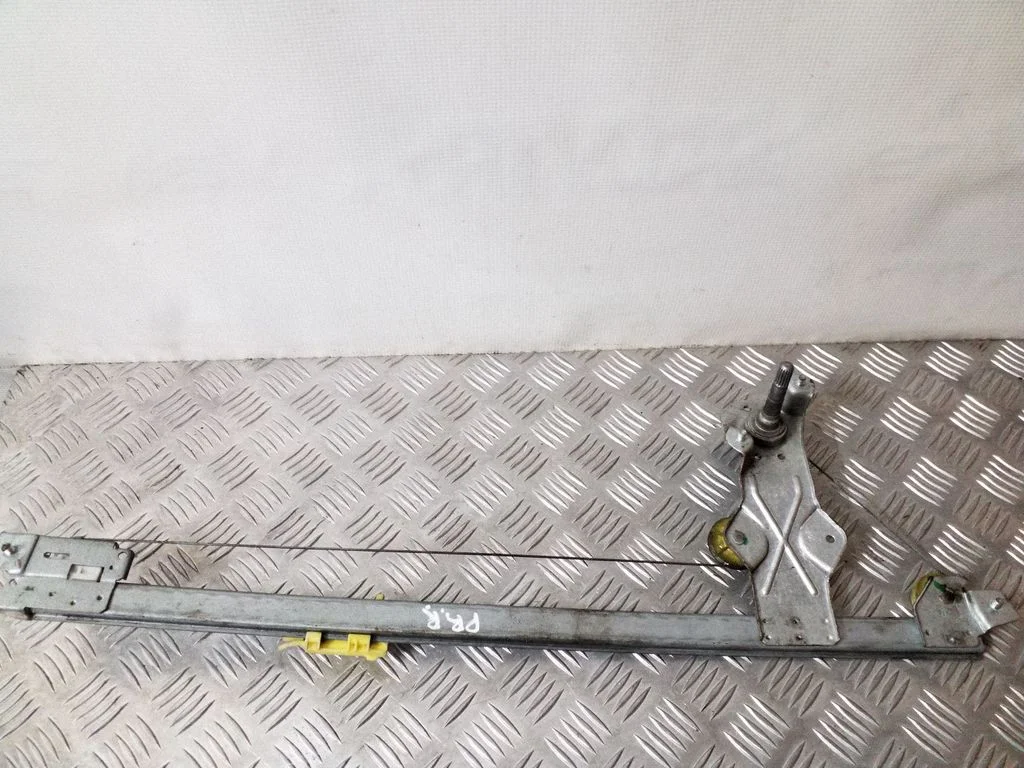 Mechaninis priekinio lango pakėlimo mechanizmas