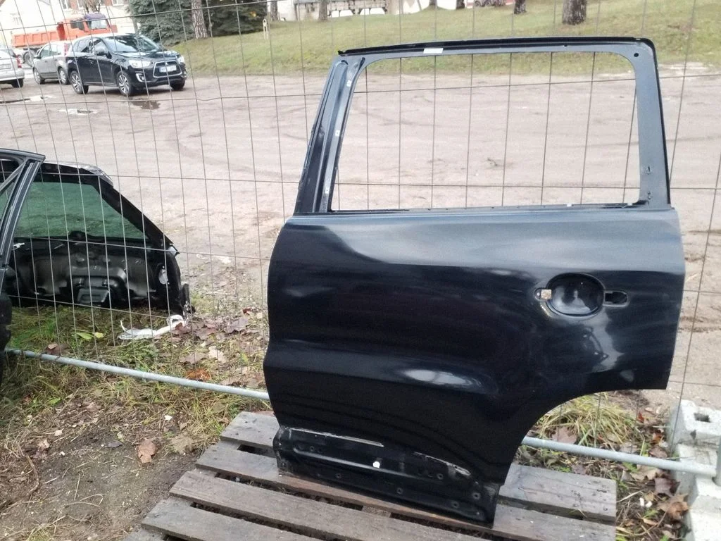Rear door – left