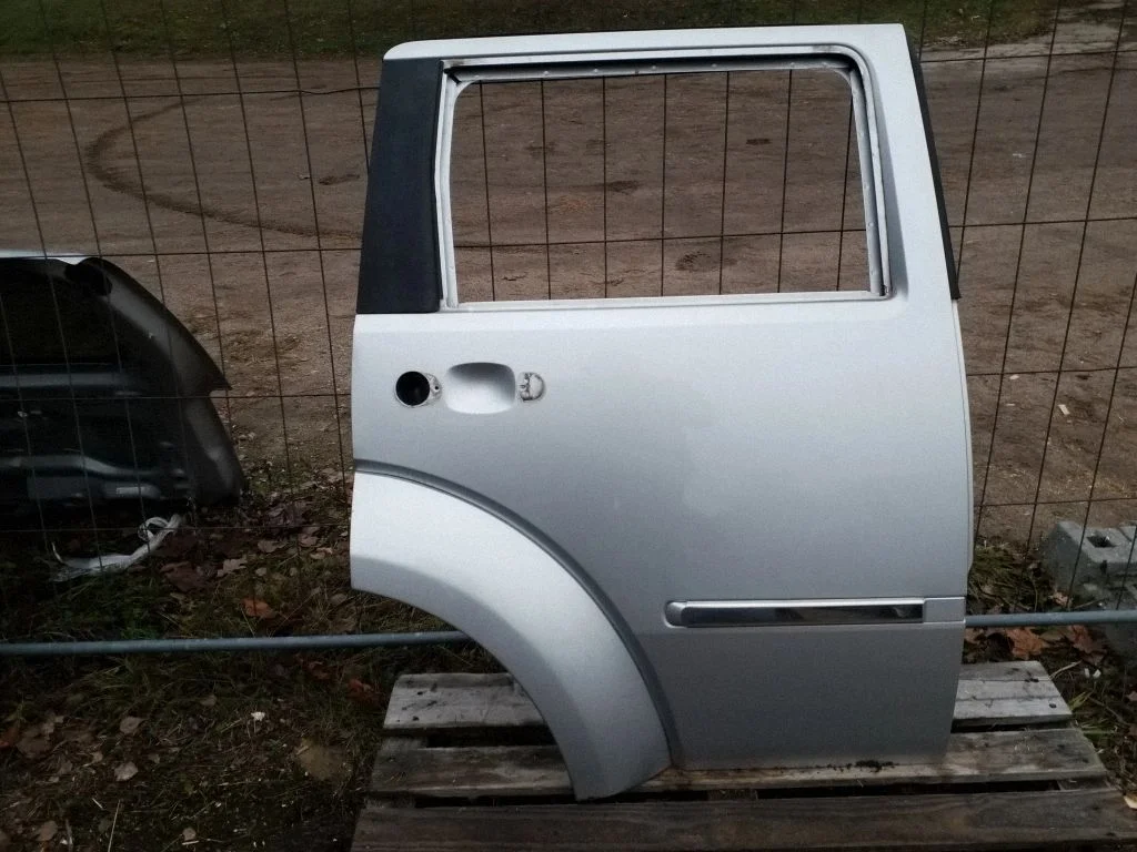 Rear door – right