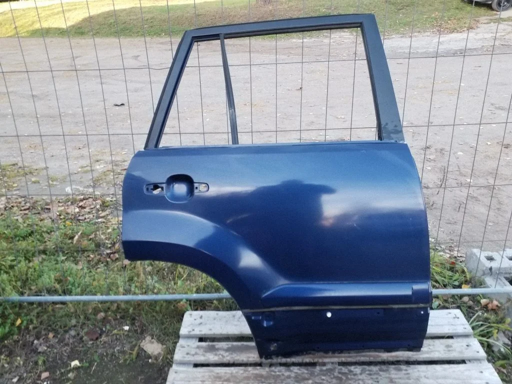 Rear door – right