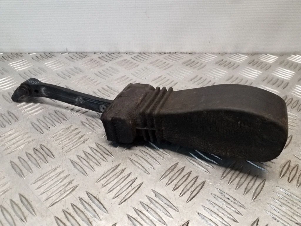 Rear door check strap stopper 8T8839249C