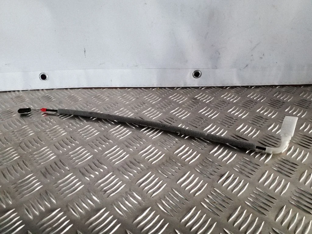 Rear door cable line 3330987