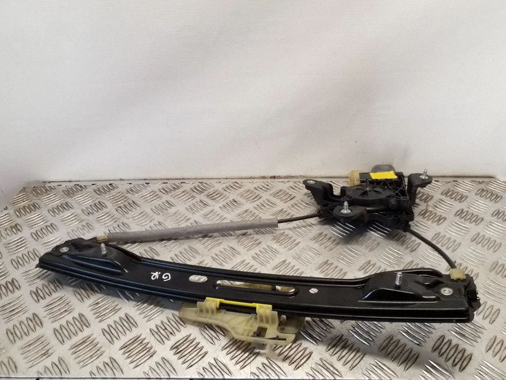 Rear door window regulator with motor C11229101