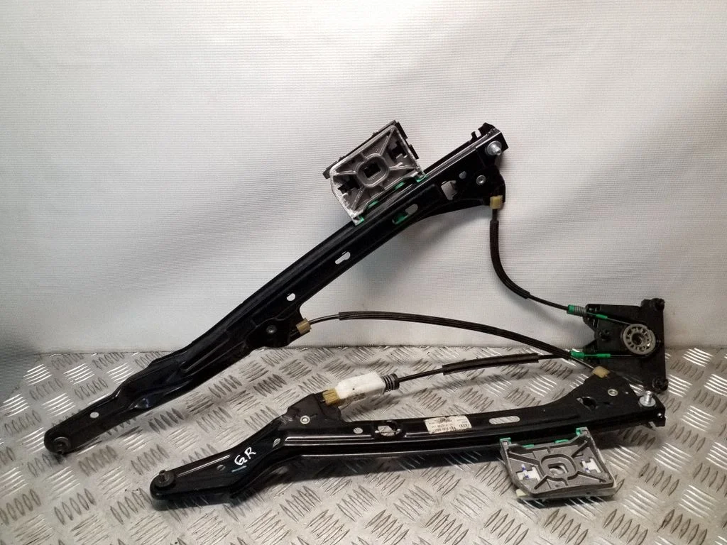 Rear window lifting mechanism without motor 8T8839462