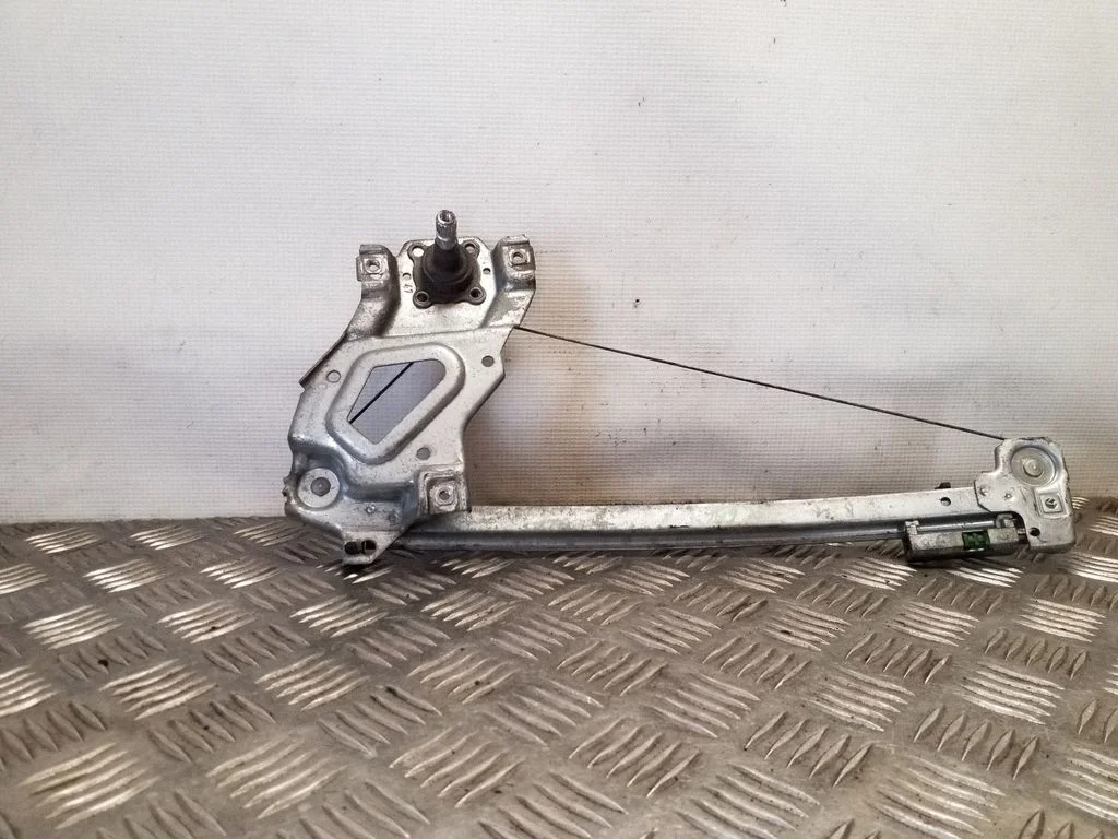 Rear door manual window regulator 893839400