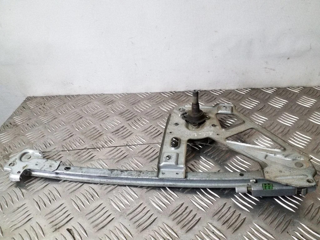 Rear door manual window regulator 4A0839399B