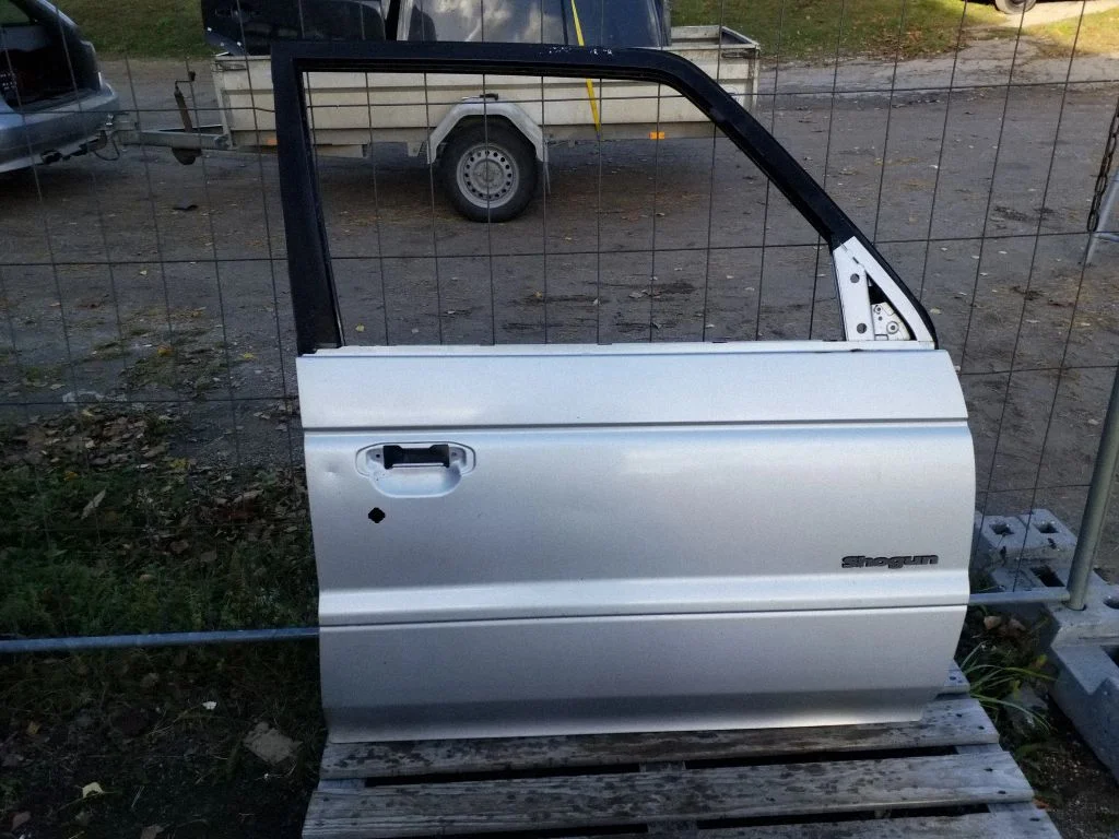 Esiuks (kupee) – parem