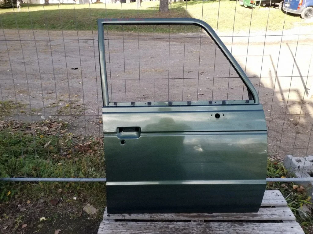Drzwi przednie (wersja 2-drzwiowa) – prawa