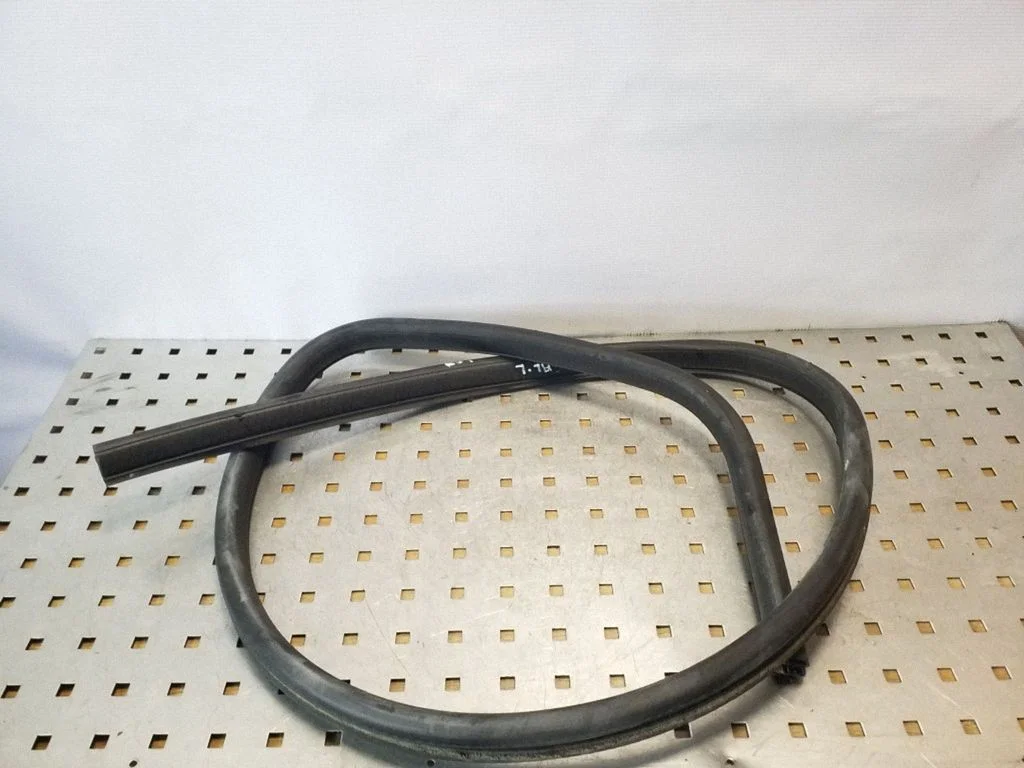 Slankiojančių durų sandarinimo guma (ant kėbulo)